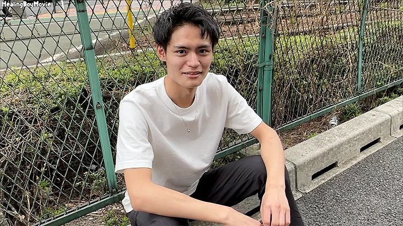 超男前!腹筋バキバキの爽やかイケメンが男に手伝ってもらいドピュっと放出